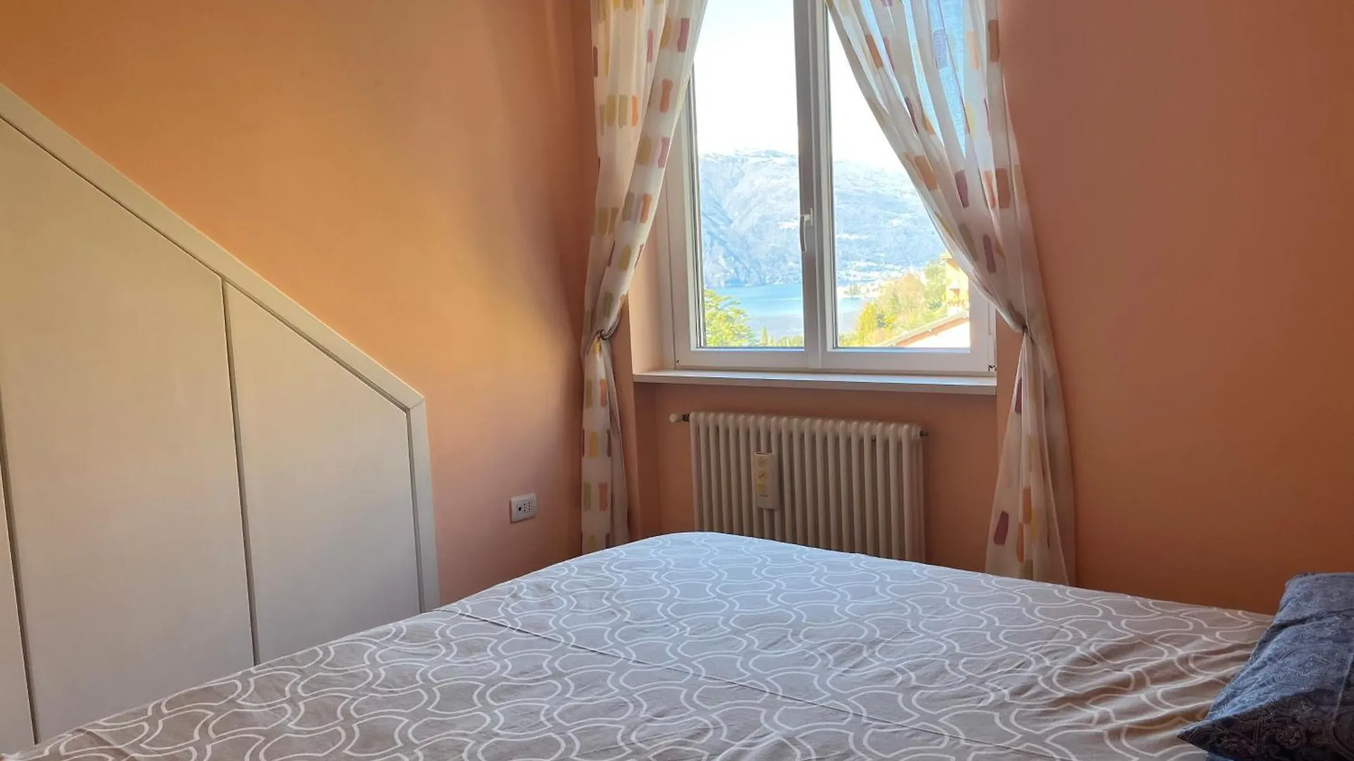 Il Terrazzo Sul Lago Varenna 0*,