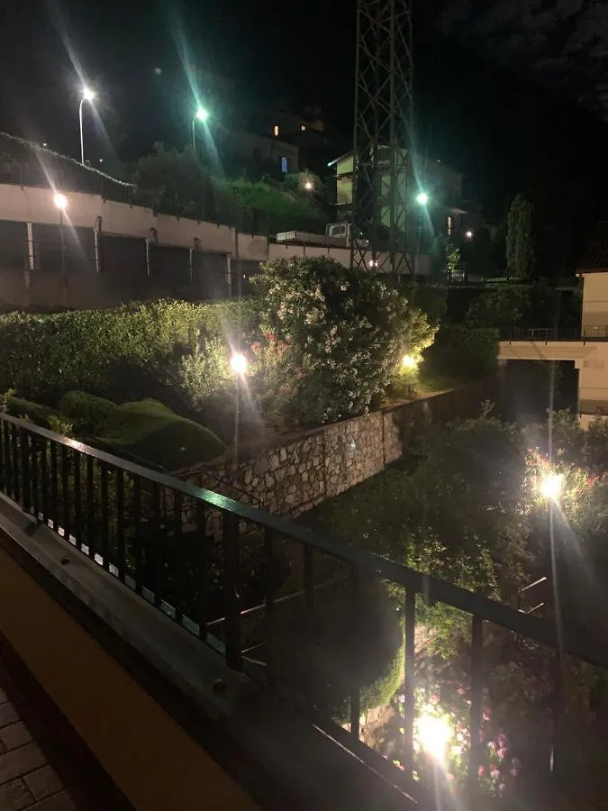 Lägenhet Il Terrazzo Sul Lago Varenna Italien